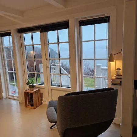 Willa Charming House By The Sea Svenevik