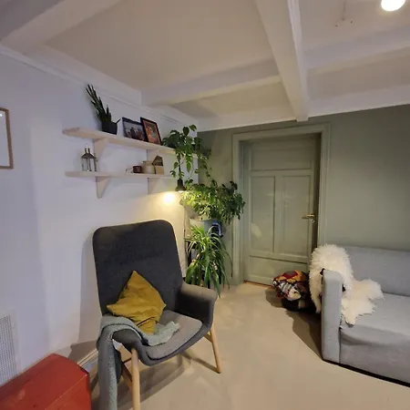 Charming House By The Sea * Svenevik