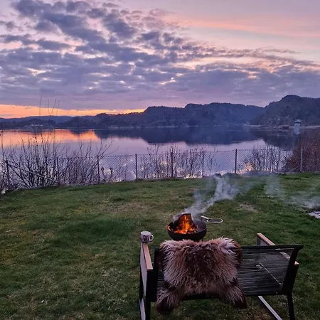 Villa Charming House By The Sea *