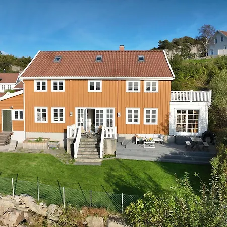 וילה Charming House By The Sea Svenevik