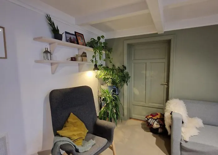 Charming House By The Sea * Svenevik