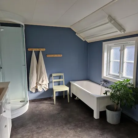 Charming, Familyfriendly House By The Sea * Svenevik