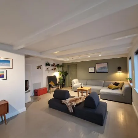 Charming, Familyfriendly House By The Sea * Svenevik