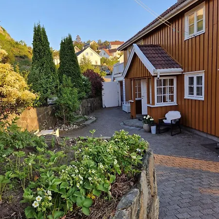 Charming, Familyfriendly House By The Sea * Svenevik